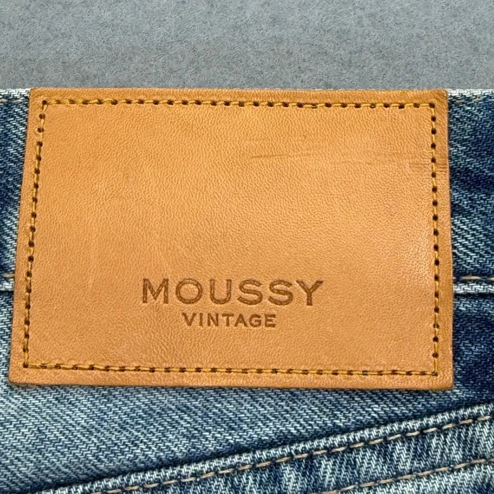 Moussy Vintage Slim Straight Distressed Medium Wash Button Fly Jeans Size 25